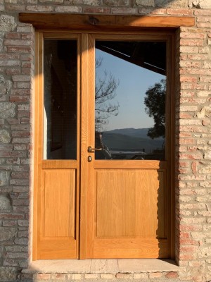 Porta in legno castagno americano lamellare spazzolato, vericiato naturale