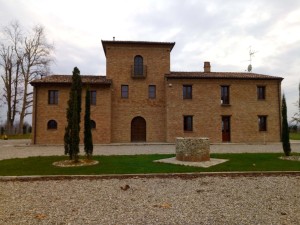 Nuova realizzazione, Villa padronale con serramenti in legno castagno americano